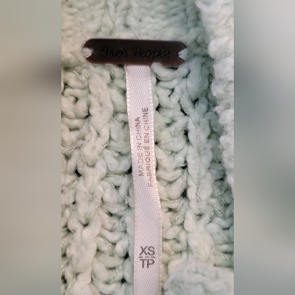 Free People Merry Go Round Cable Knit Sweater Women's XS Mint Oversized Cropped - Picture 7 of 13